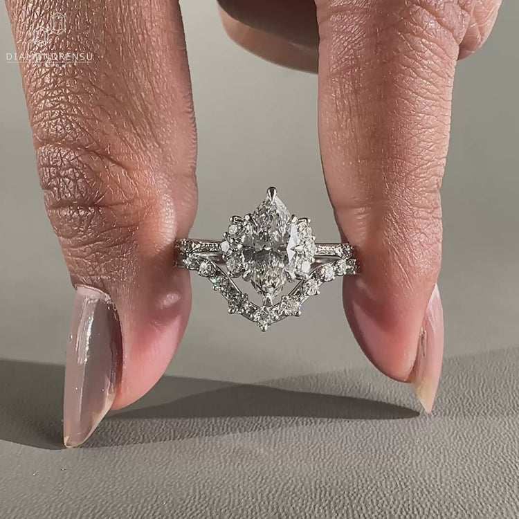 Marquise Cut Bridal Set with vintage-inspired detailing.
