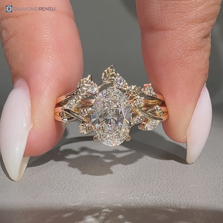 Nature inspired oval bridal set with a split shank.