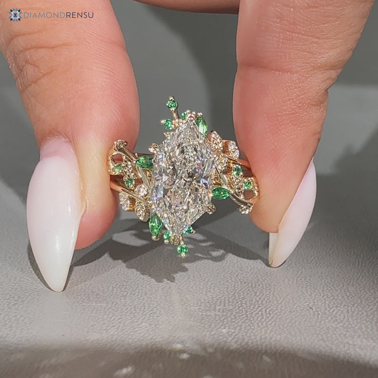 Handmade nature inspired bridal set by Diamondrensu.