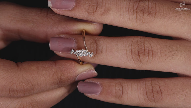 Lab grown diamond engagement ring