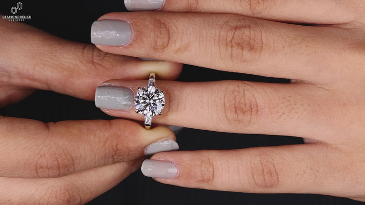 Lab grown diamond engagement ring