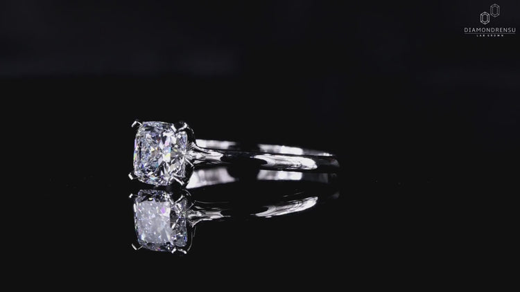 Lab grown diamond engagement ring