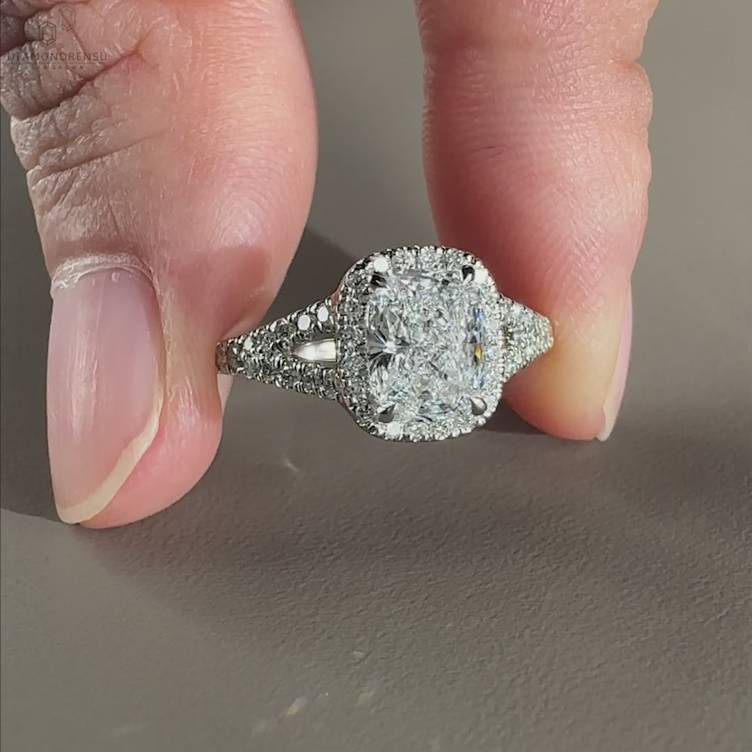 Lab Grown Diamond Engagement Ring - Sparkling Gem