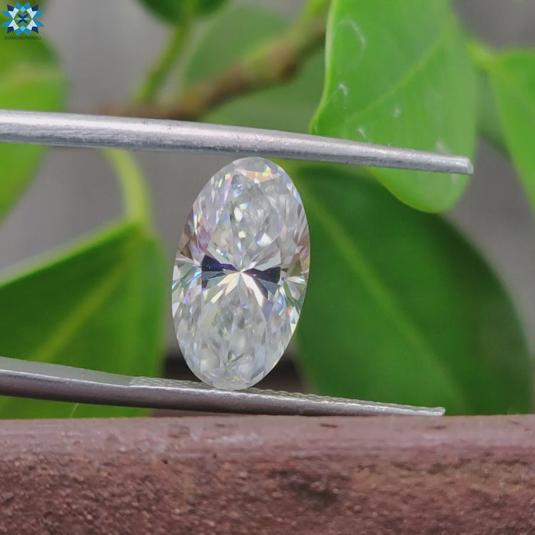 Loose stone crafted in moval moissanite style.
