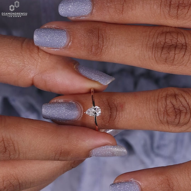 Lab grown diamond engagement ring