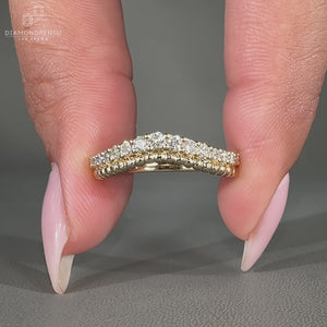 Milgrain Wedding Band in Yellow Gold with Curved Design