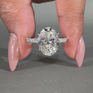 Lab grown diamond engagement ring
