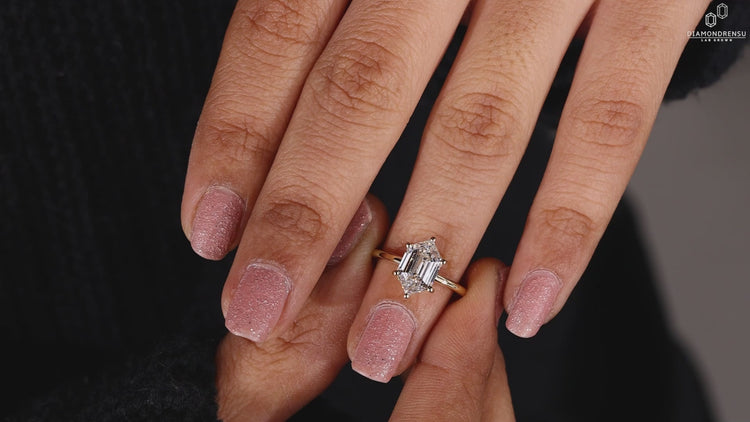 Lab grown diamond engagement ring