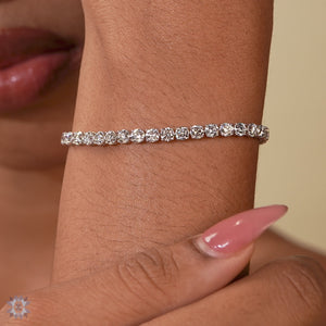 Round cut lab grown diamond tennis bracelet.
