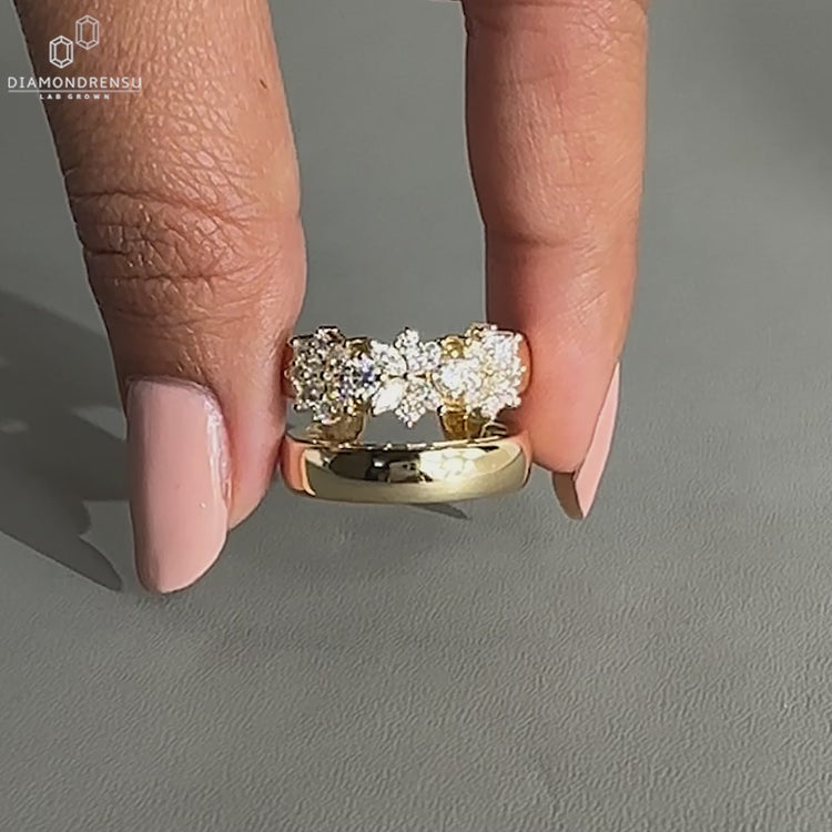 Lab grown diamond engagement ring