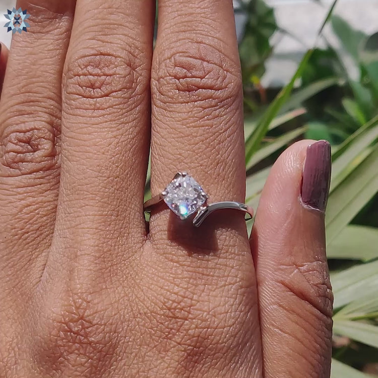 A beautiful ring bypass design showcasing intricate craftsmanship, perfect for special occasions.
