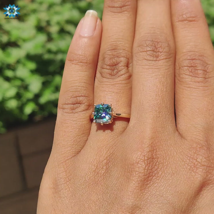 Round cut moissanite ring set in a timeless design.
