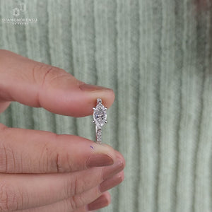 Lab grown diamond engagement ring