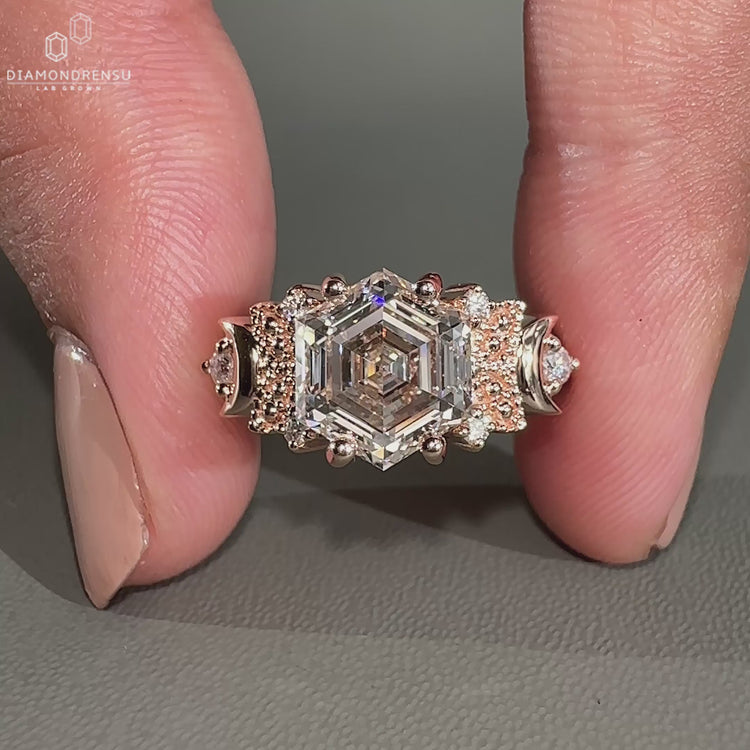 Vintage Ring featuring a classic, intricate band design.