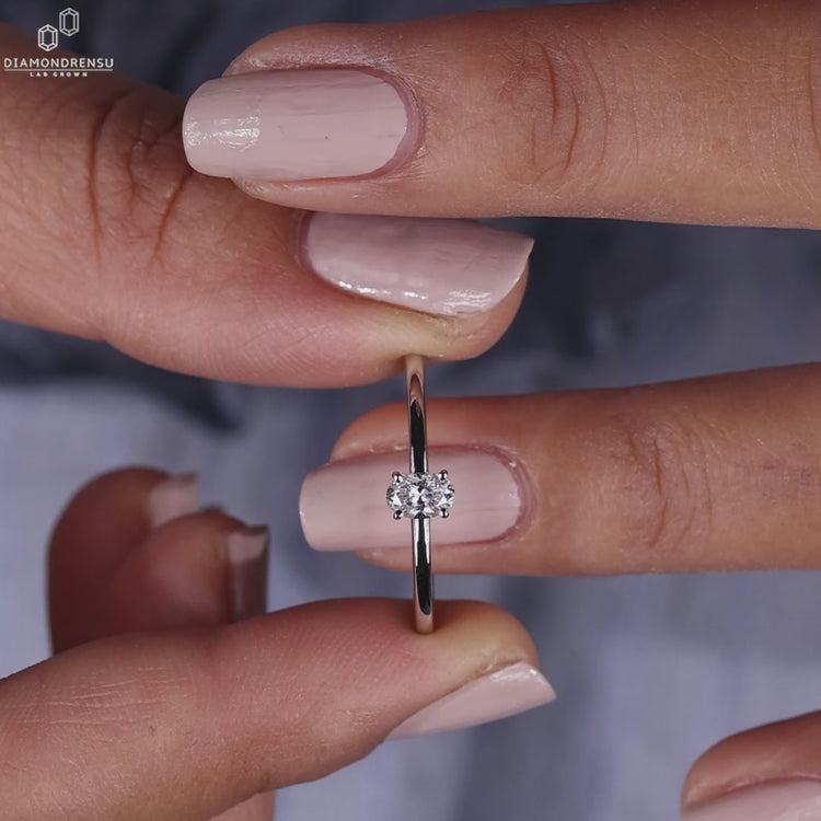 Lab grown diamond engagement ring