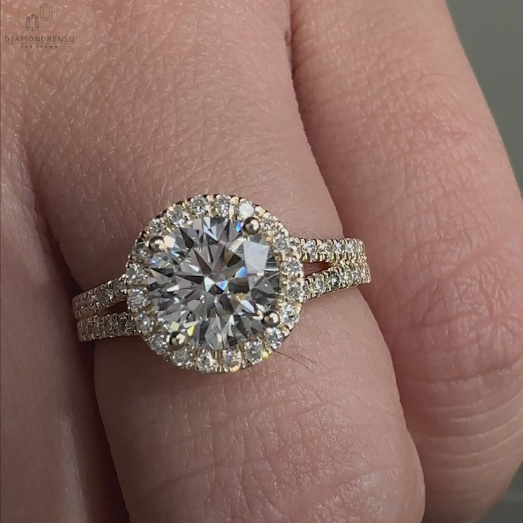 Stunning halo ring with a modern flair.
