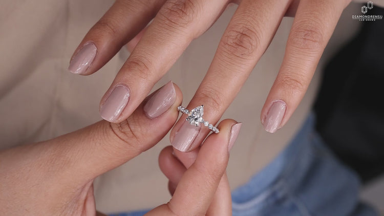 Lab grown diamond engagement ring