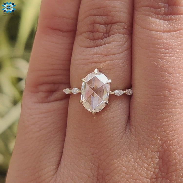 Pave setting ring featuring stunning detail and brilliance.
