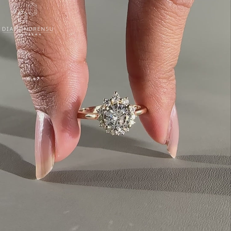 Yellow Gold Ring featuring a brilliant, IGI certified diamond.