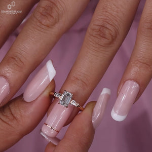 Lab grown diamond engagement ring