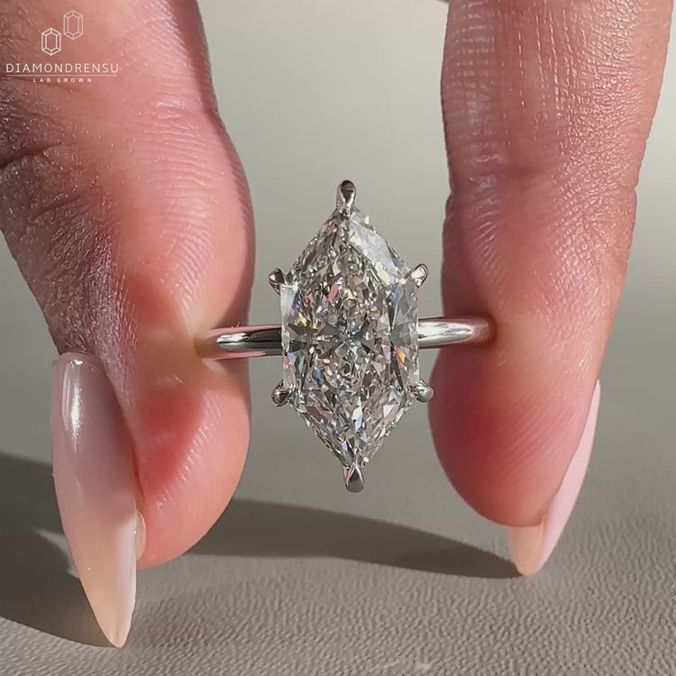 Dutch Marquise Engagement Ring with elegant diamond design.