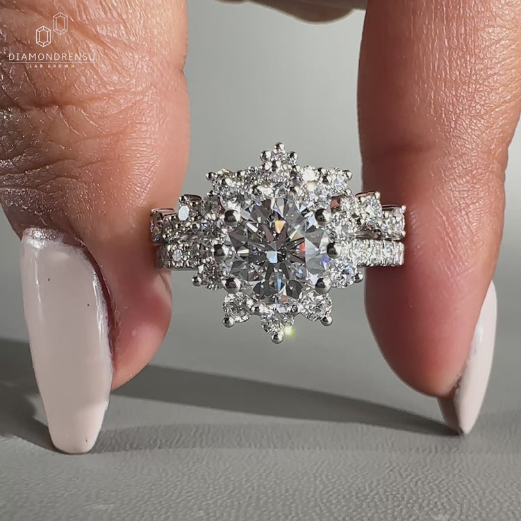 Round Diamond Bridal Set featuring a beautiful design and sparkle.
