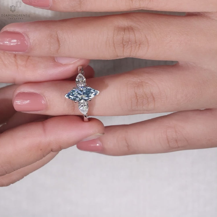 Lab grown diamond engagement ring