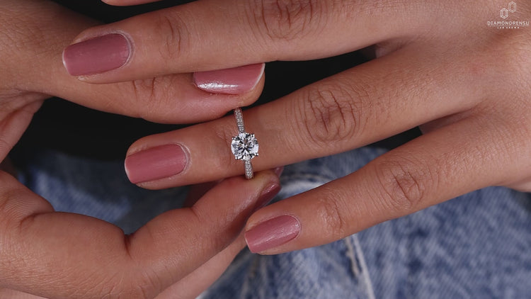 Lab grown diamond engagement ring