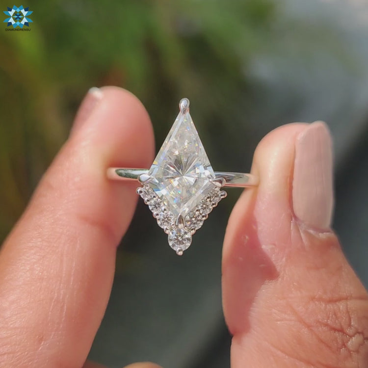 Half halo ring adds sparkle around the center stone.
