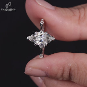 Lab grown diamond ring