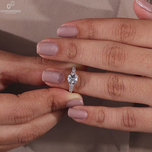 Lab grown diamond engagement ring