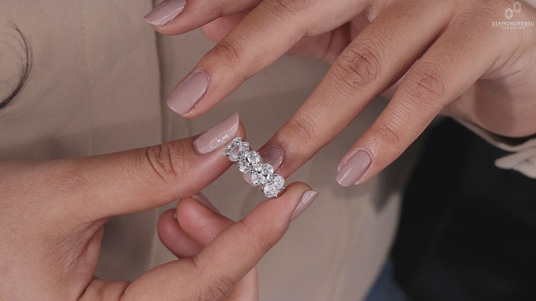 Lab grown diamond engagement ring