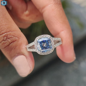 Round cut halo setting combined with pave split shank setting.
