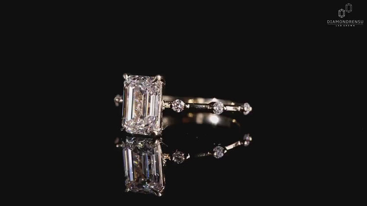 Lab grown diamond engagement ring