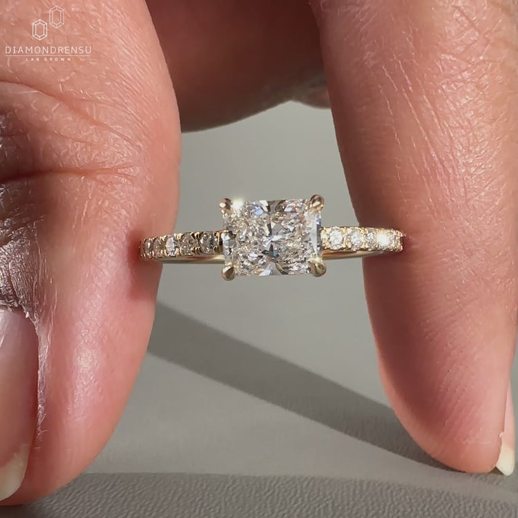 East West Ring featuring a sleek and modern design.
