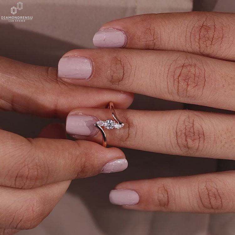 Lab grown diamond engagement ring