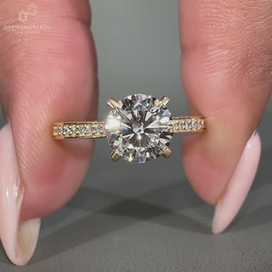 Round Diamond Engagement Ring Yellow Gold