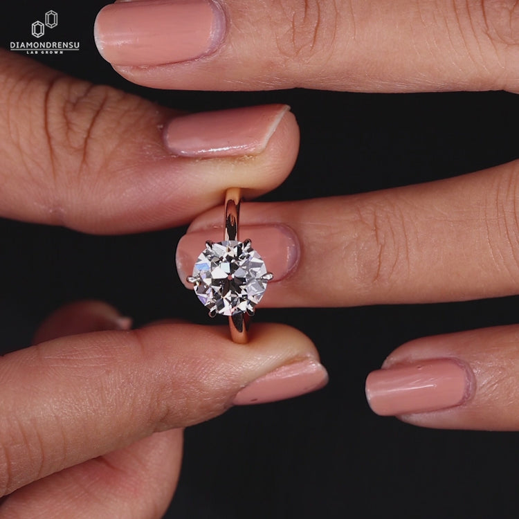 Round Diamond Engagement Ring with classic solitaire design.

