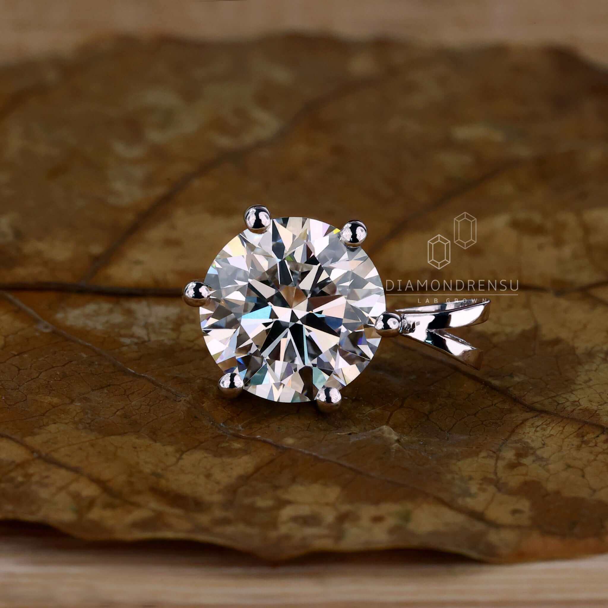 2 carat round diamond pendant