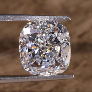 This lab grown cushion cut diamond is IGI certified.
