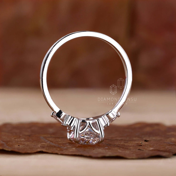 diamond engagement ring