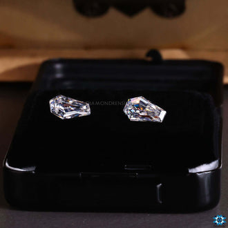 This loose moissanite features a coffin cut and weighs between 0.50 and 4.0 carats.
