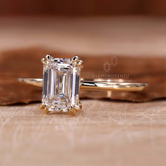 lab grown diamond engagement ring