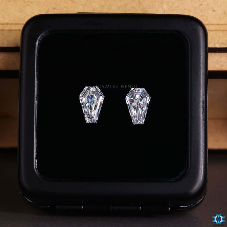 Diamondrensu offers a pair of coffin cut moissanite stones perfect for custom jewelry.
