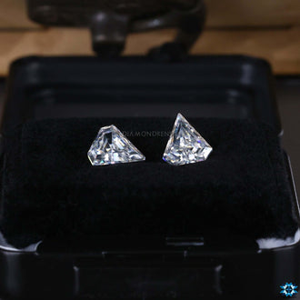 Pair Of Stones crafted in diamond cut moissanite for perfect matching.
