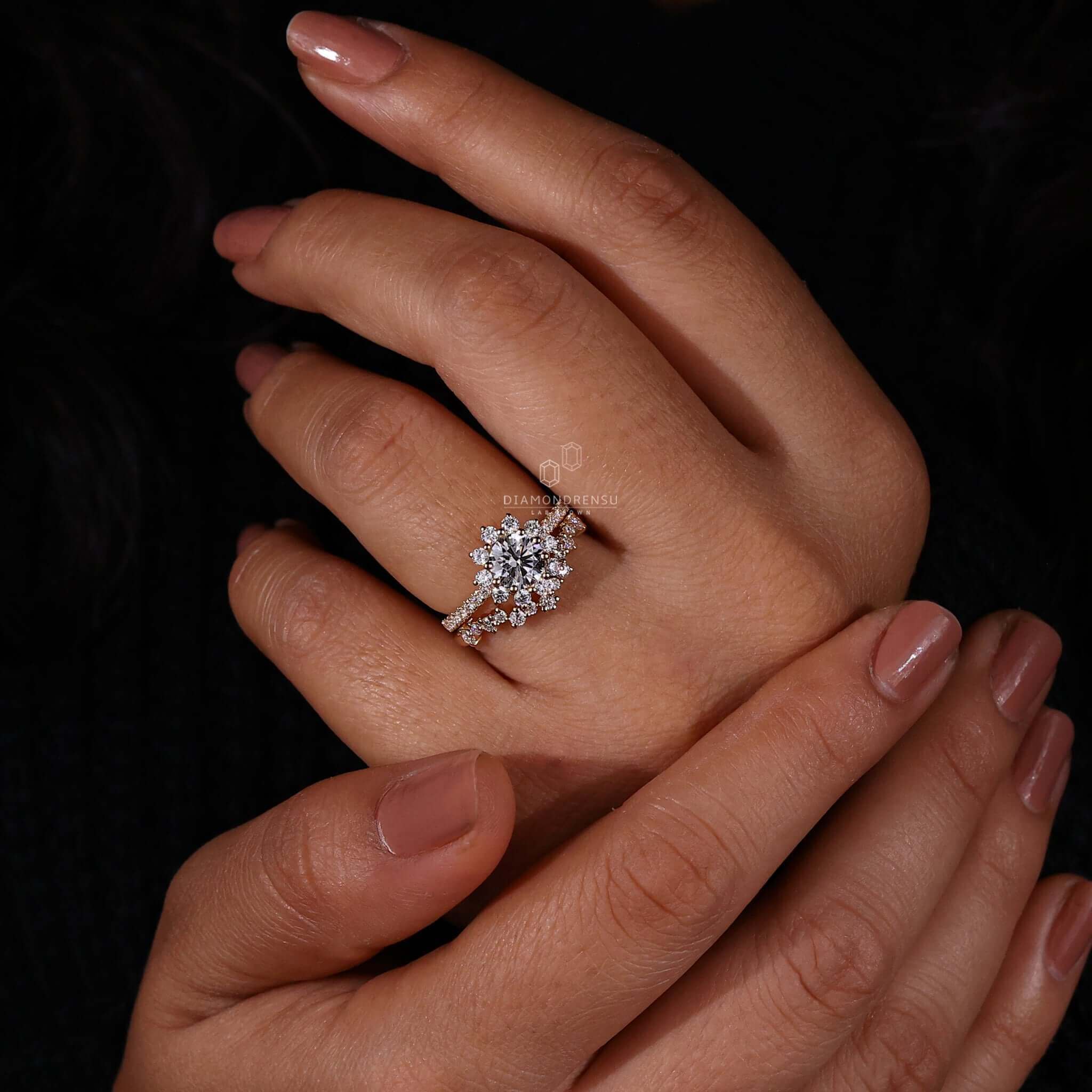 Wedding ring round diamond Clearance