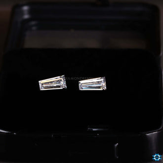 Moissanite loose stones with tapered baguette cut.
