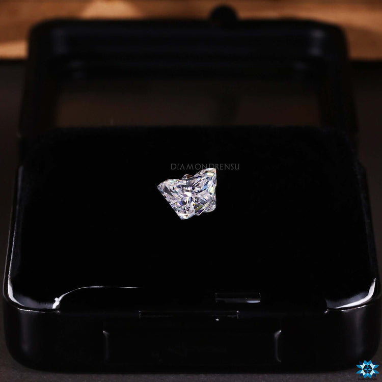 Antique Cut loose stone in Butterfly shape, 0.92 carat.

