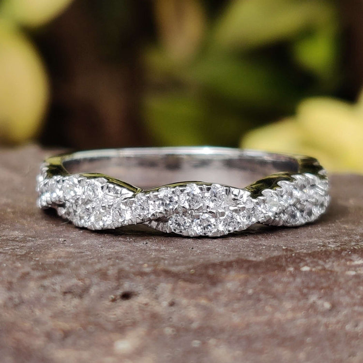 twisted half eternity band