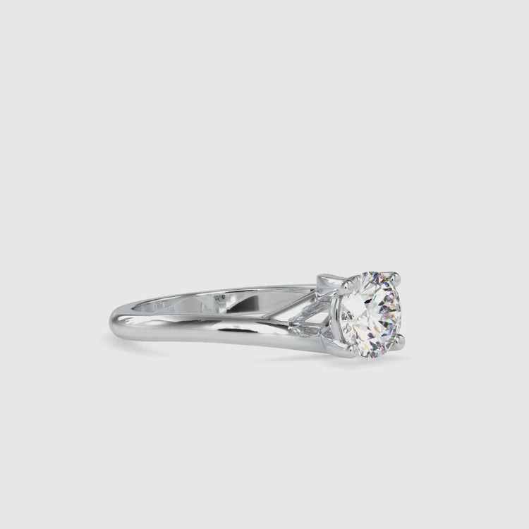 Stunning round brilliant diamond cut in a classic basket setting engagement ring.
